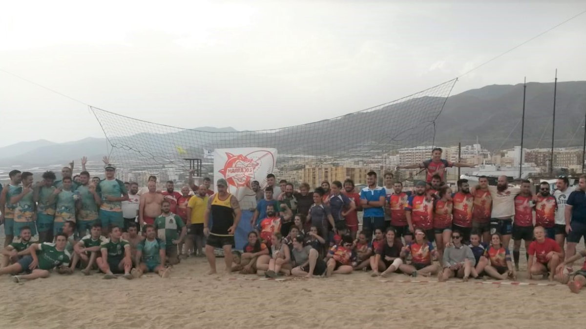 Foto de familia en la primera edición celebrada en Adra.