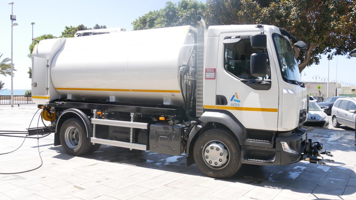 Aspecto del nuevo camión trabajando en la calle.