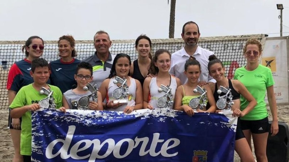 El Tenis Playa sigue creciendo en Almería.