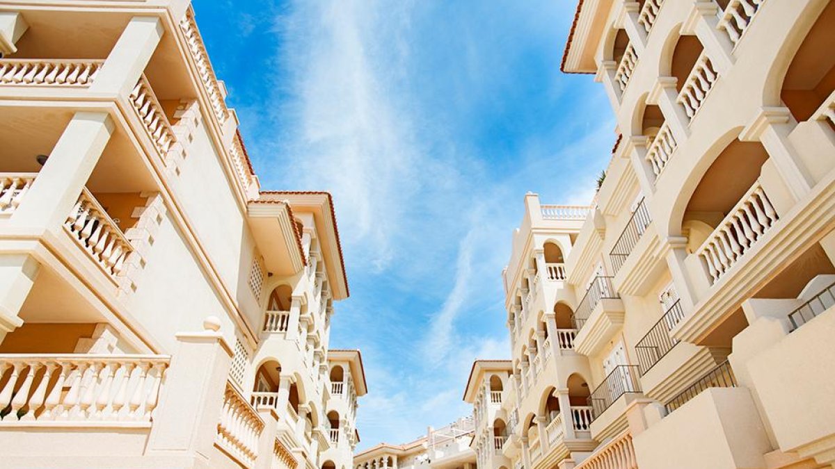 Estas son las viviendas a precio de saldo que la Sareb vende en Almerimar.