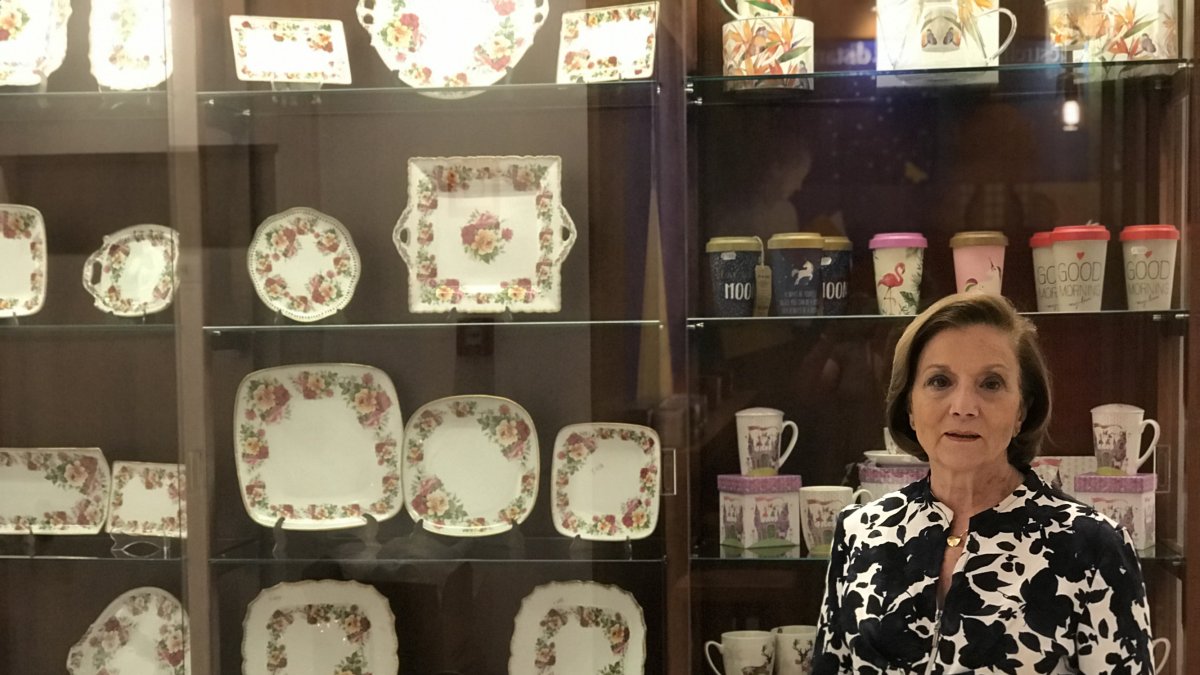 Gracia Sánchez Berenguel, en el establecimiento que La Dulce Alianza tiene en el paseo de Almería.