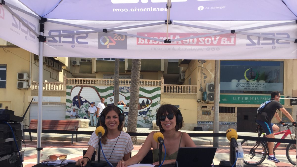 La presentadora Marta Rodríguez y la reportera Dama Maqui.
