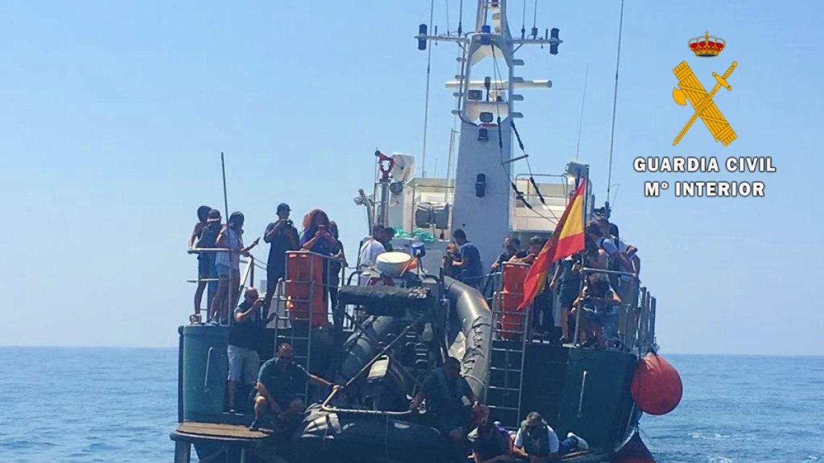 La embarcación Río Almanzora en la suelta de Rampete.