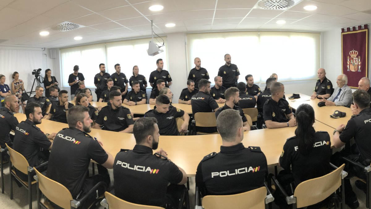 Recepción con el comisario principal Rafael Madrona, el subdelegado Manuel de la Fuente y el comisario José Carlos Baeza.