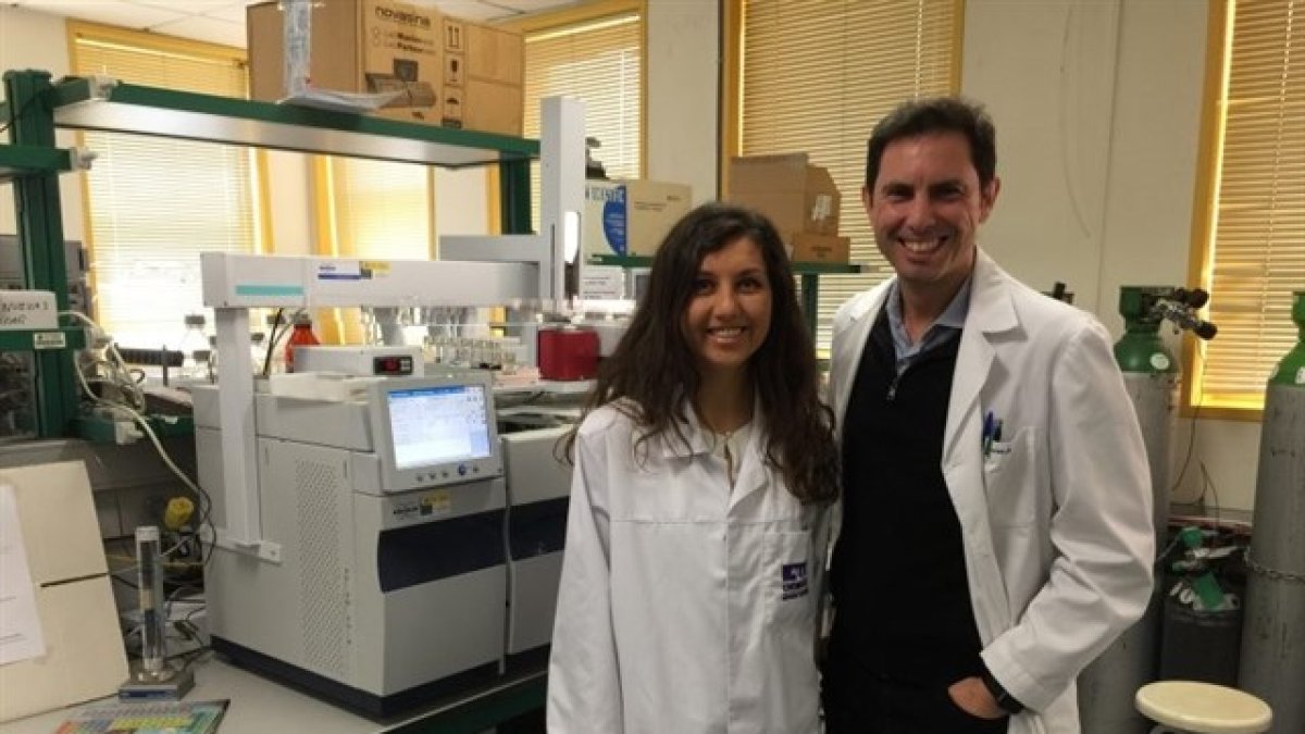 Simona Gherghel y Javier Arrebola, coautores de la técnica.