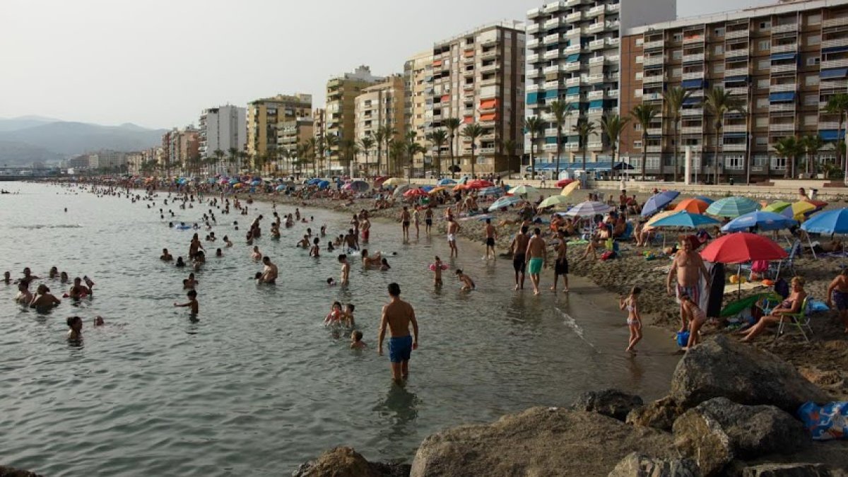 Playas abarrotadas en días de calor.