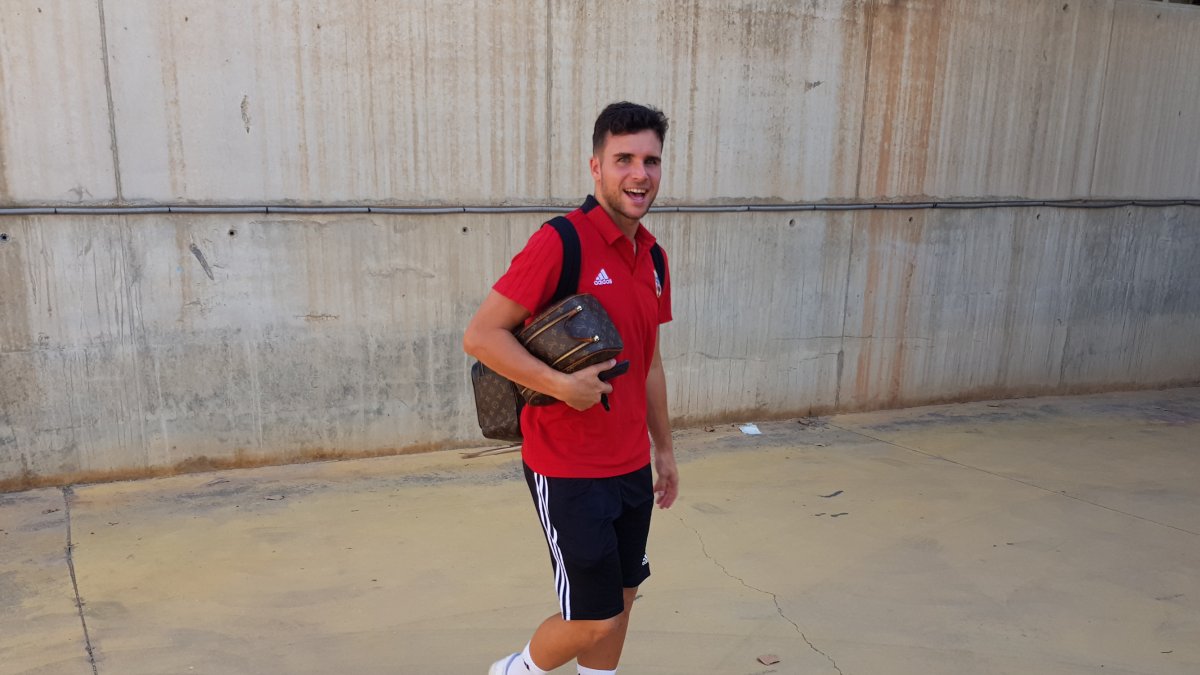 Álvaro Giménez camino del autocar.