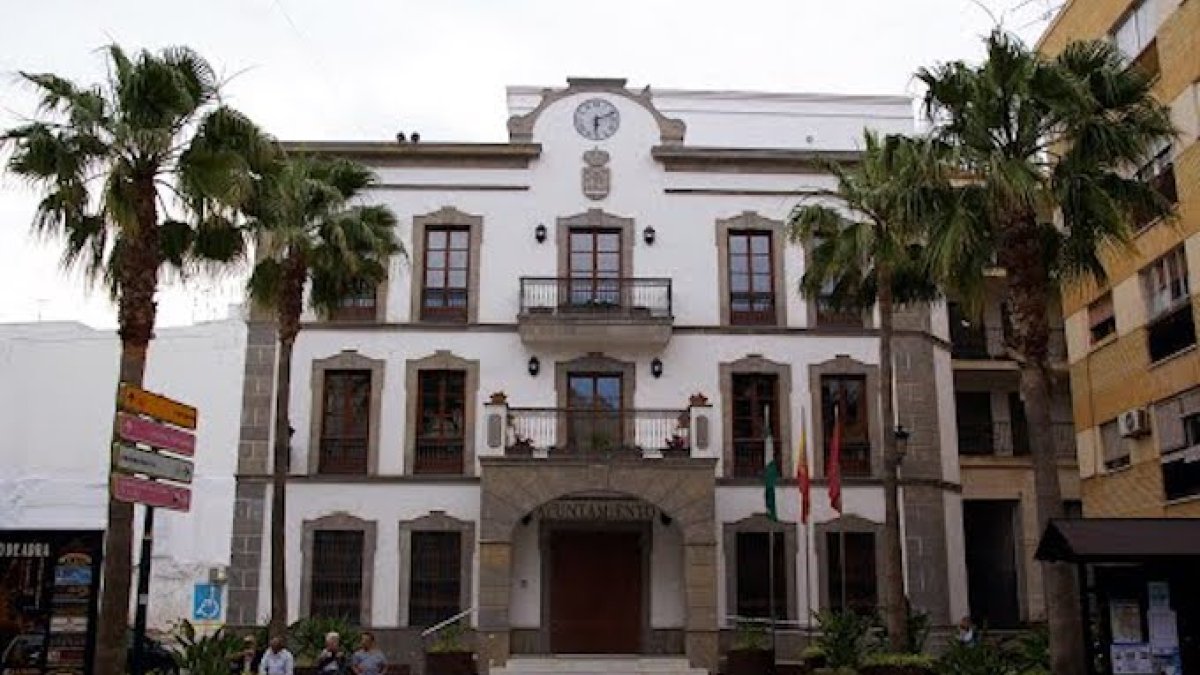 La casa consistorial será uno de los edificios sometidos a revisión.