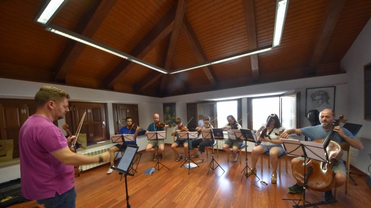 Alumnos en uno de los cursos del XVIII Festival de Música Renacentista y Barroca de Vélez Blanco.