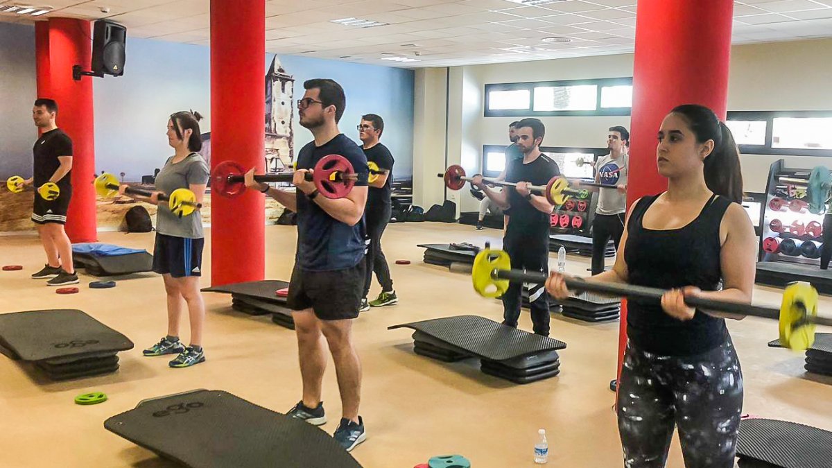 Una clase práctica de Acondicionamiento Físico en MEDAC.