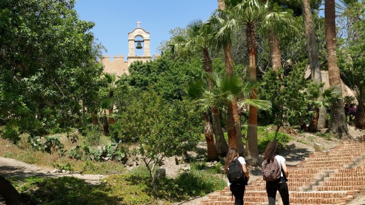 La Junta prevé que la restauración de la Torre del Saliente de la Alcazaba esté concluida a final de año.
