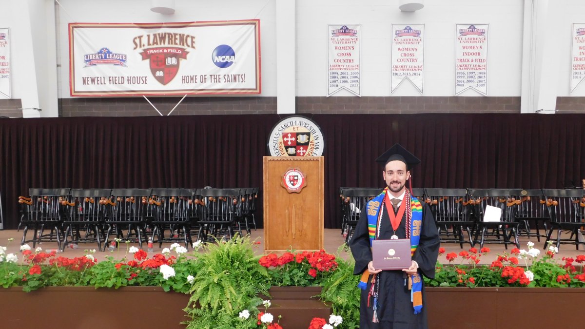 el joven de purchena ha concluído sus dos carreras en la uniersidad estadounidense de St. Lawrence