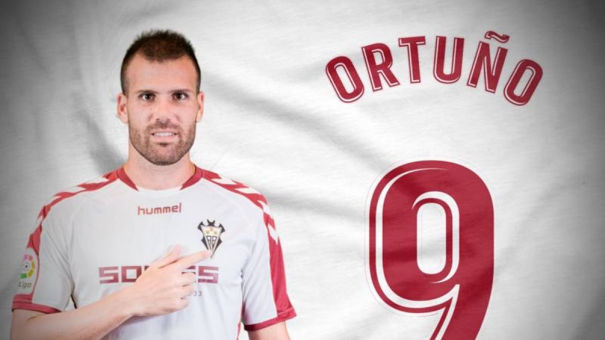 A Ortuño le quedan dos año en el Albacete.