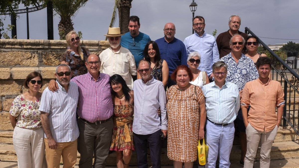 Foto de familia de los escritores.