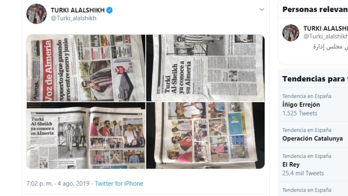 Las páginas de LA VOZ en la cuenta del presidente del Almería.