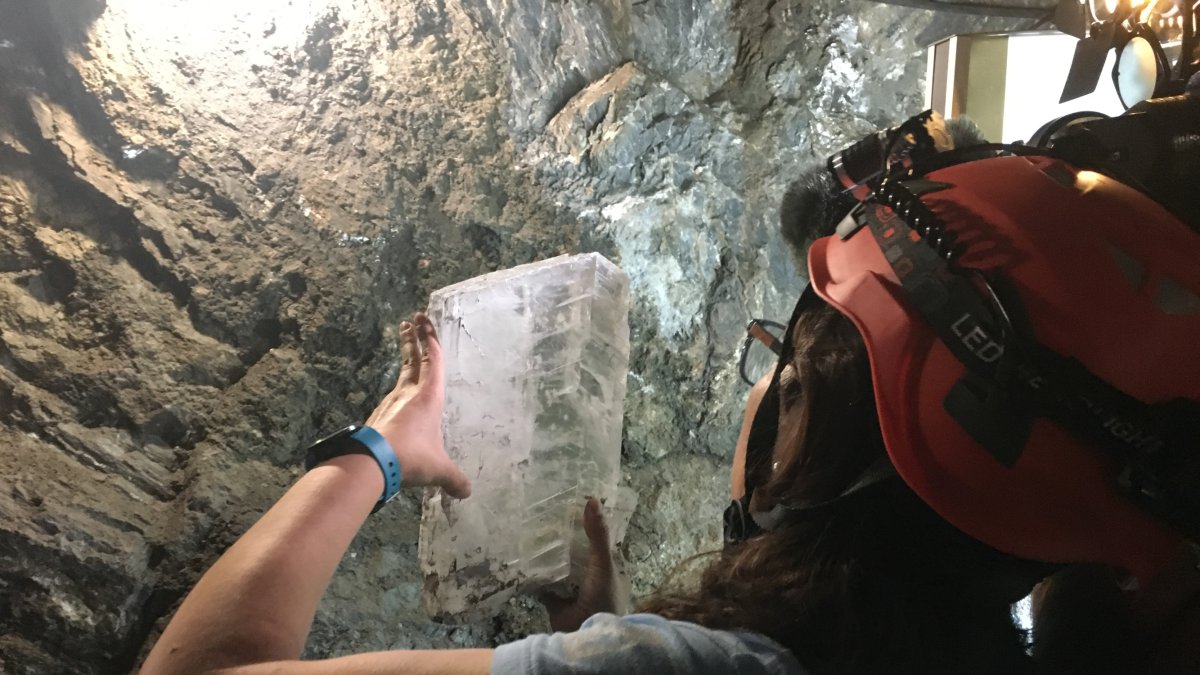 Apertura de la Geoda de Pulpí.