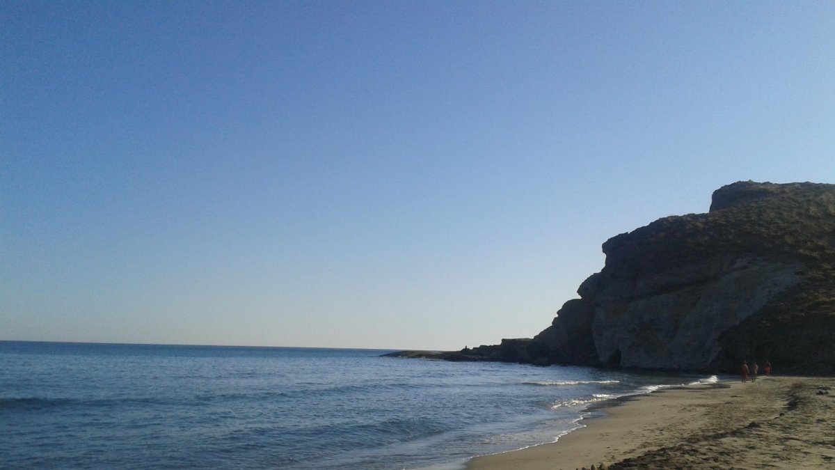 El suceso se ha producido en la cala de la Media Luna.