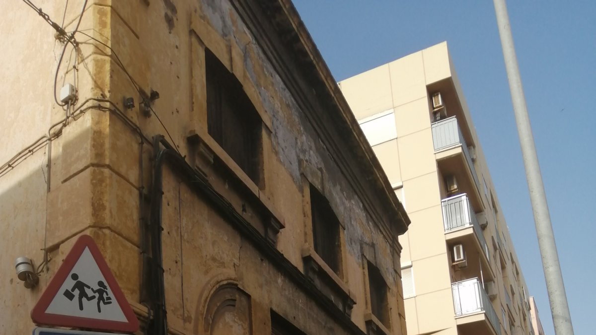 Edificio del antiguo cine Katiusca.