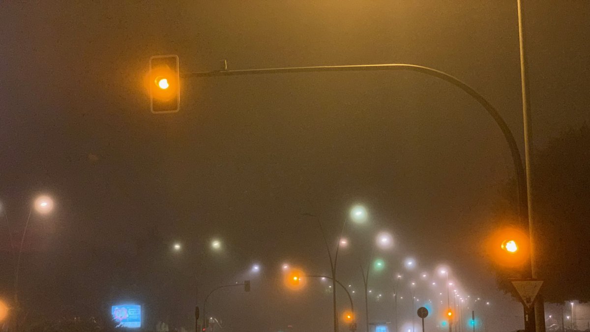La Avenida del Mediterráneo cubierta por la nube de polvo
