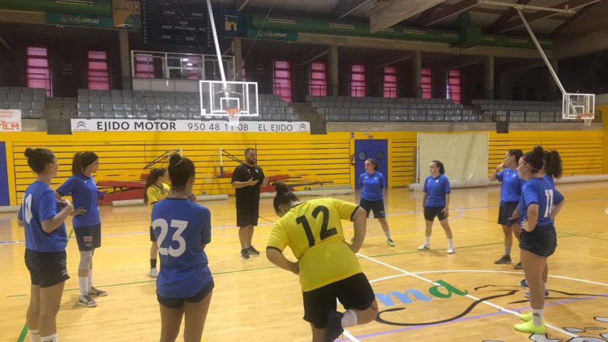 Las jugadoras ejidenses ya están trabajando.