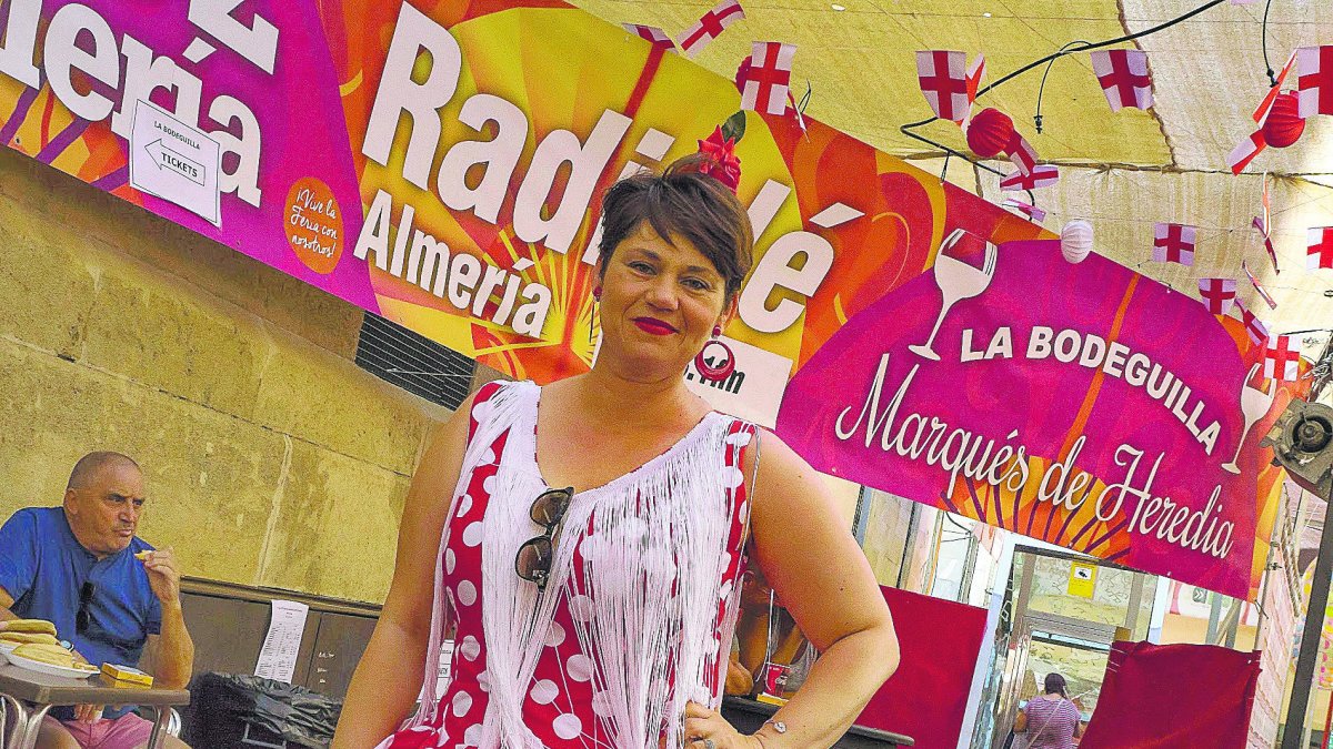 Bailes tradicionales inundan cada rincón de la capital durante la semana grande del año