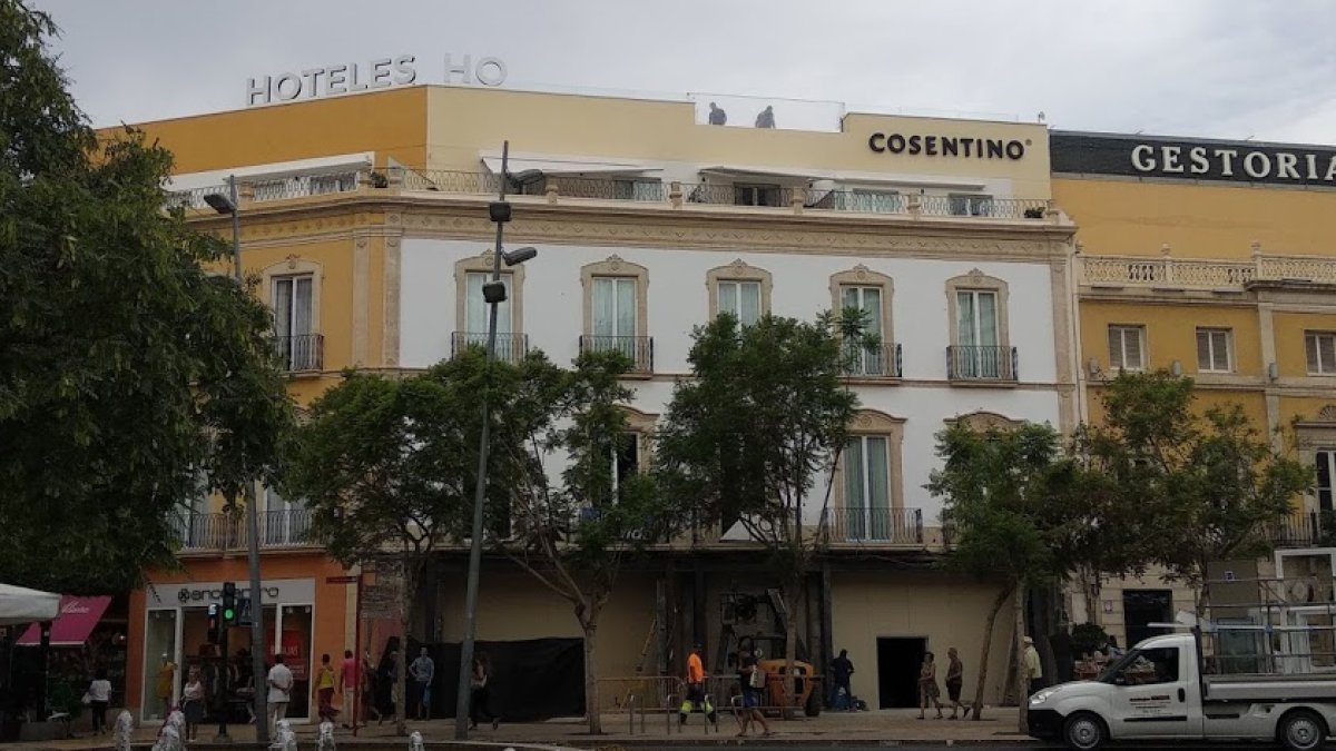 Coincidiendo con el inicio de la Feria, este viernes abre una nueva terraza.