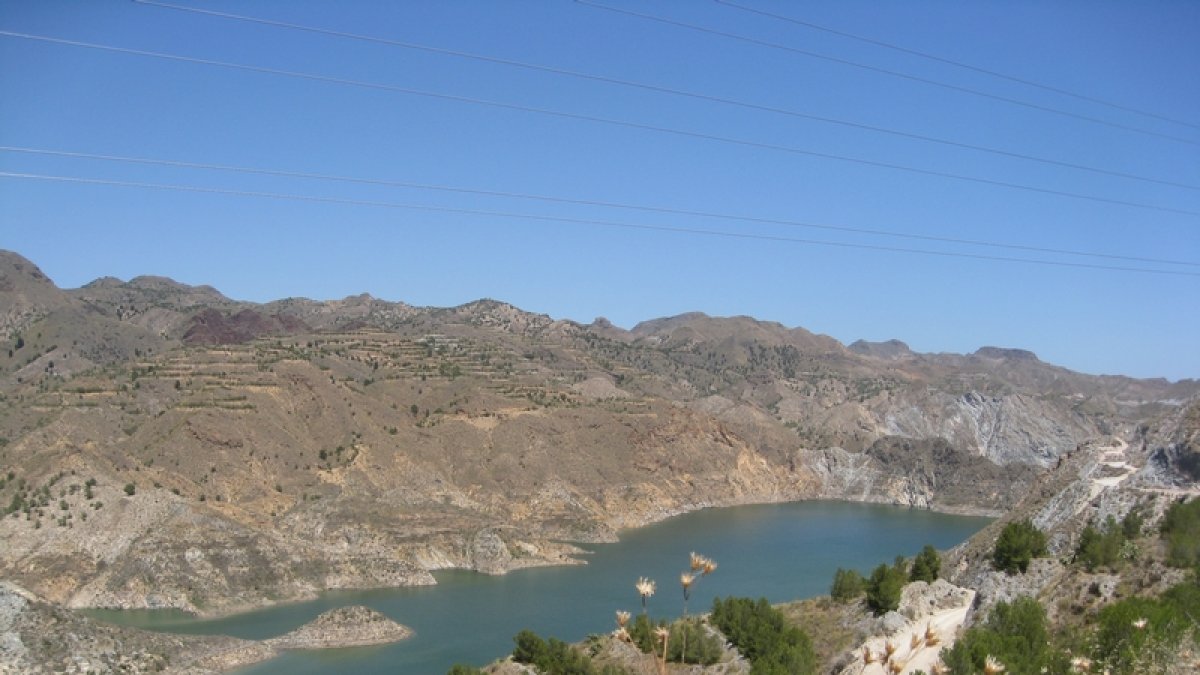 El pantano de Cuevas contiene sólo un 8,5% de su capacidad