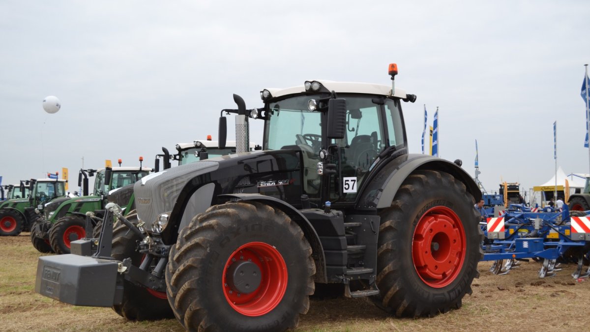 Vehículos agrícolas nuevos y de ocasión.