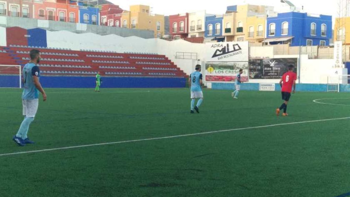 Una jugada del partido.