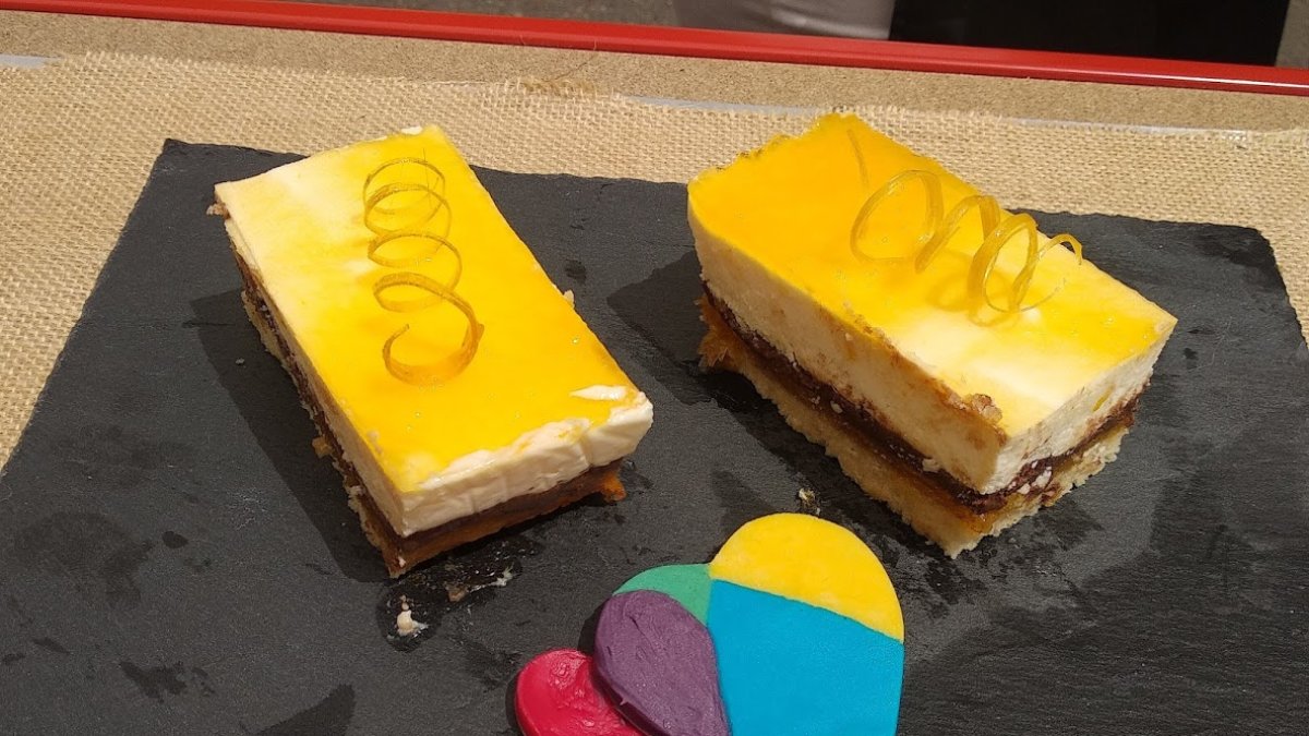 Tarta de naranja y chocolate con guiño a la capitalidad gastronómica.