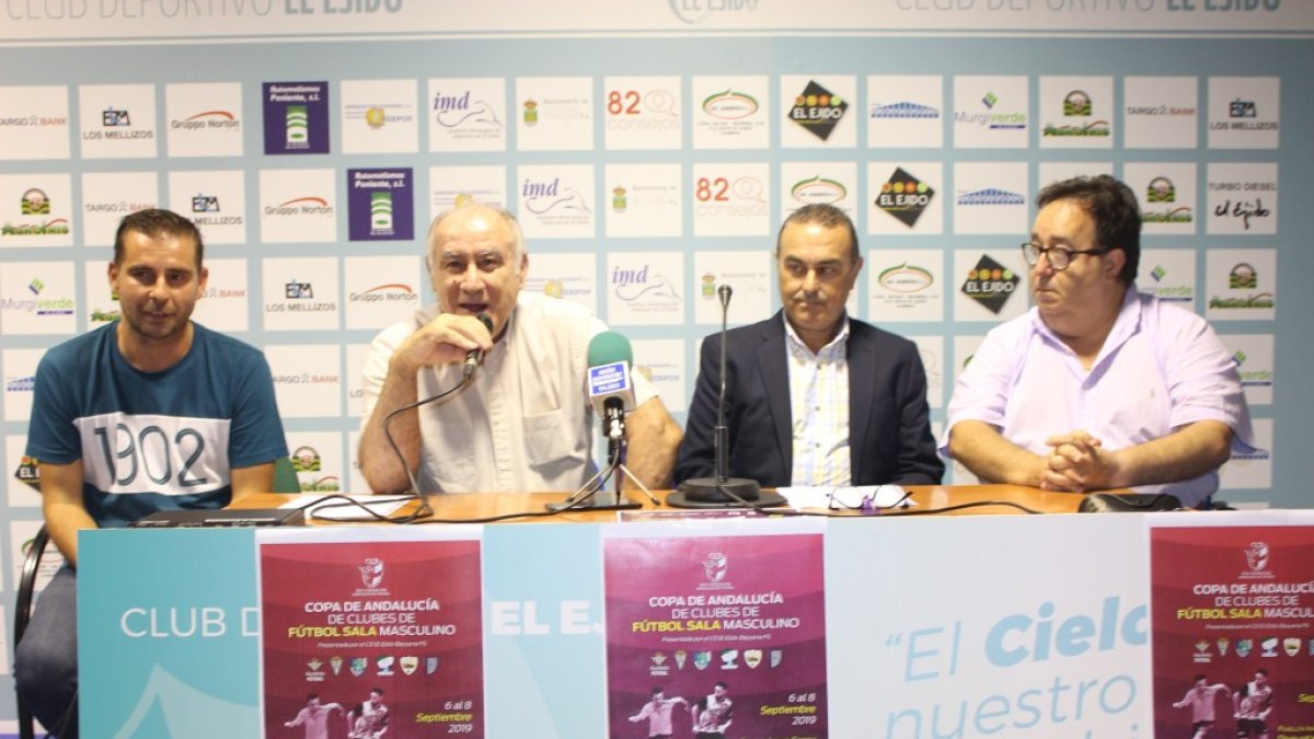 Martín Doblado presentando el gran evento del fútbol sala.