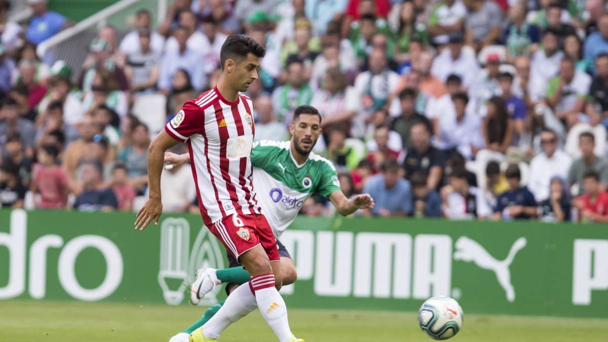 De la hoz en una jugada del partido del sábado en El Sardinero.