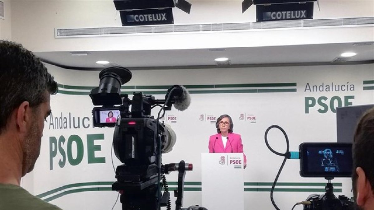 La portavoz adjunta del Grupo Parlamentario Socialista, Rosa Aguilar.