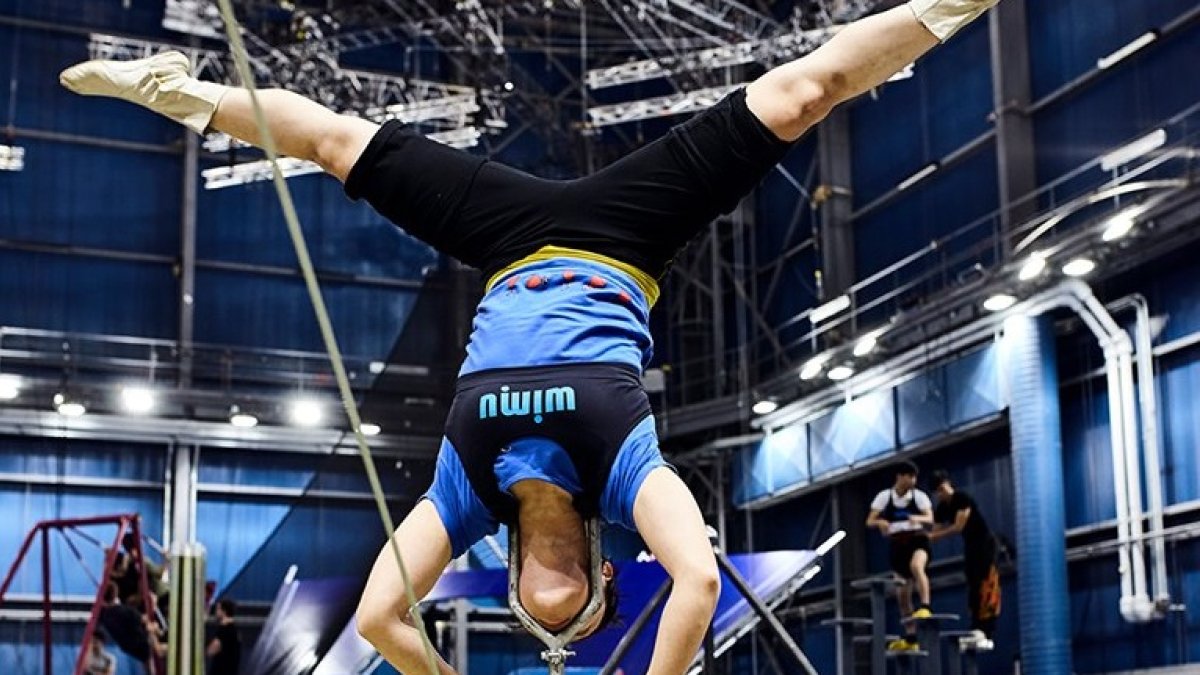 Entrenamiento para \'Messi10\', el nuevo espectáculo del Circo del Sol.