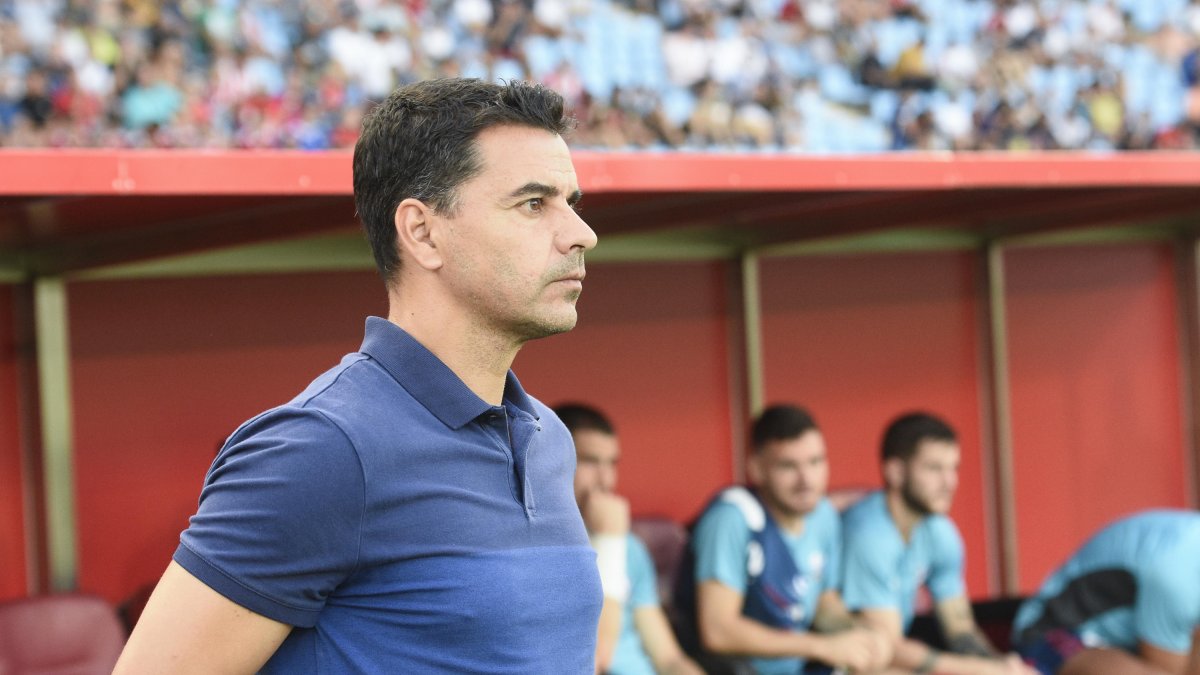 Míchel antes de que comenzara el partido.