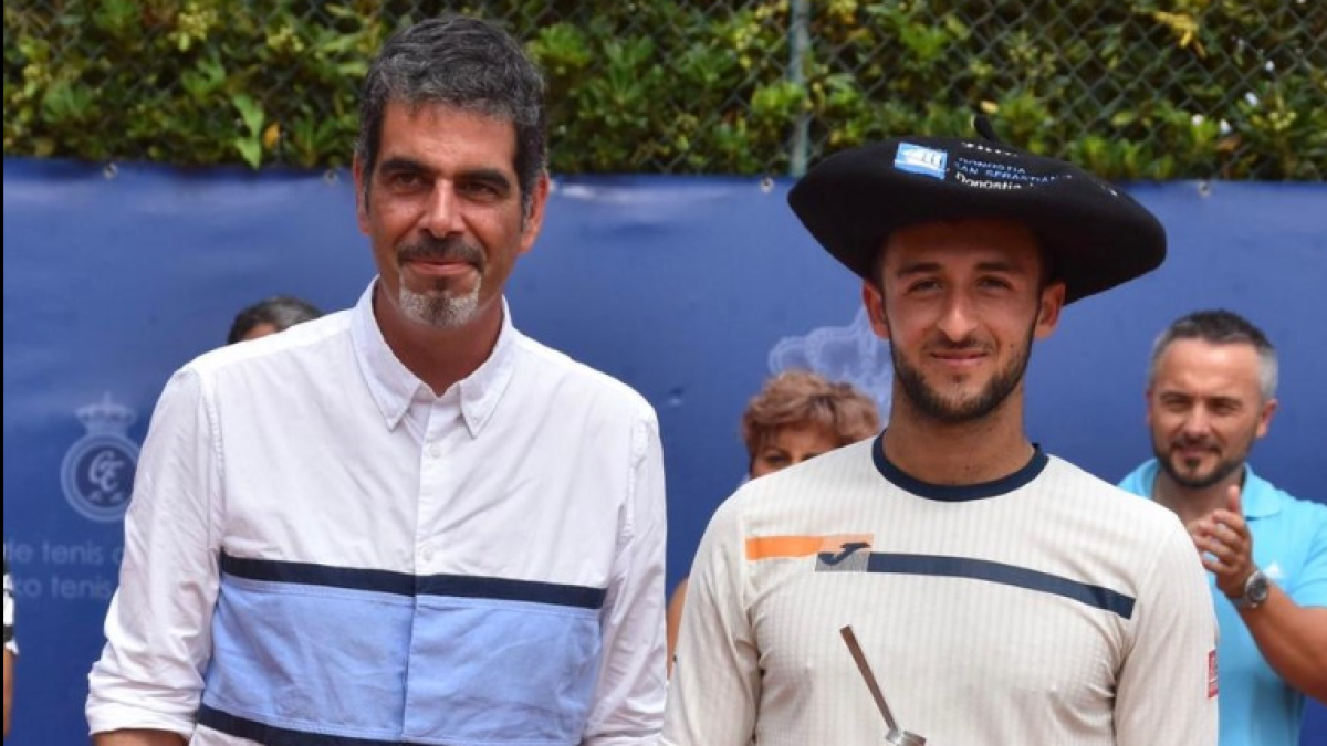 Un almeriense sigue haciendo carrera.