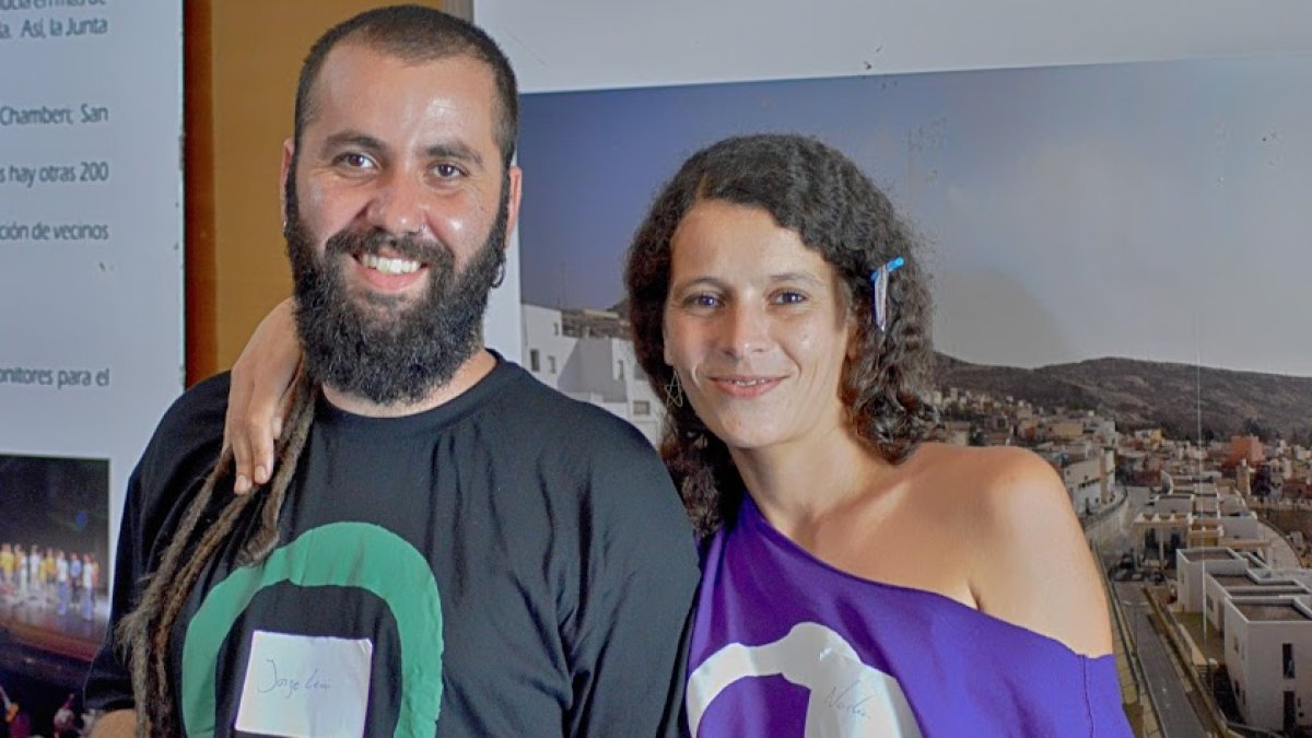 Nadia Azougagh  junto a Jorge León