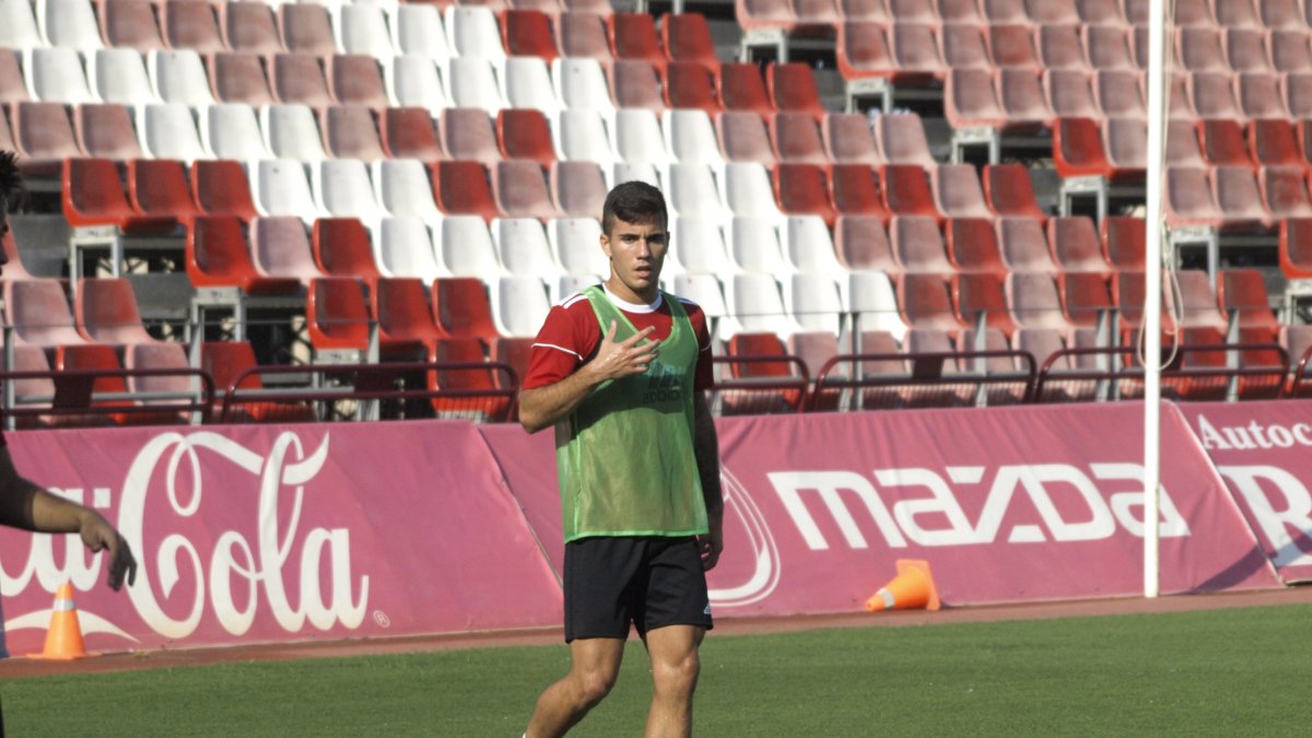 Simón Moreno no ha podido debutar en Segunda.