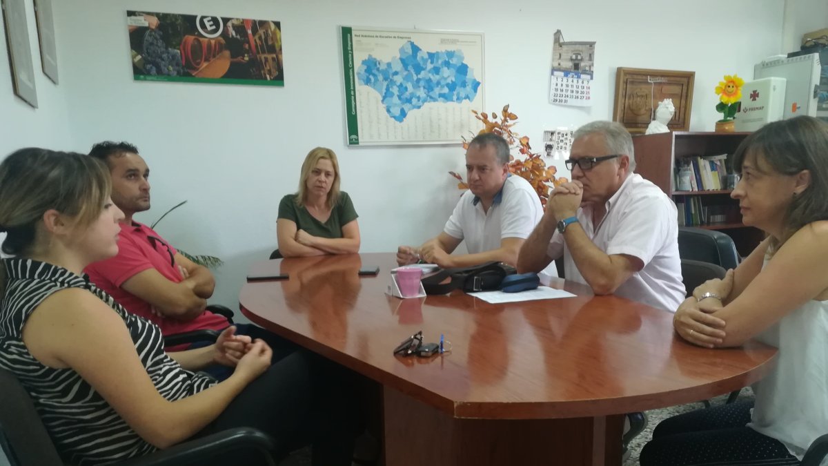 Encuentro entre emprendedores y delegados.