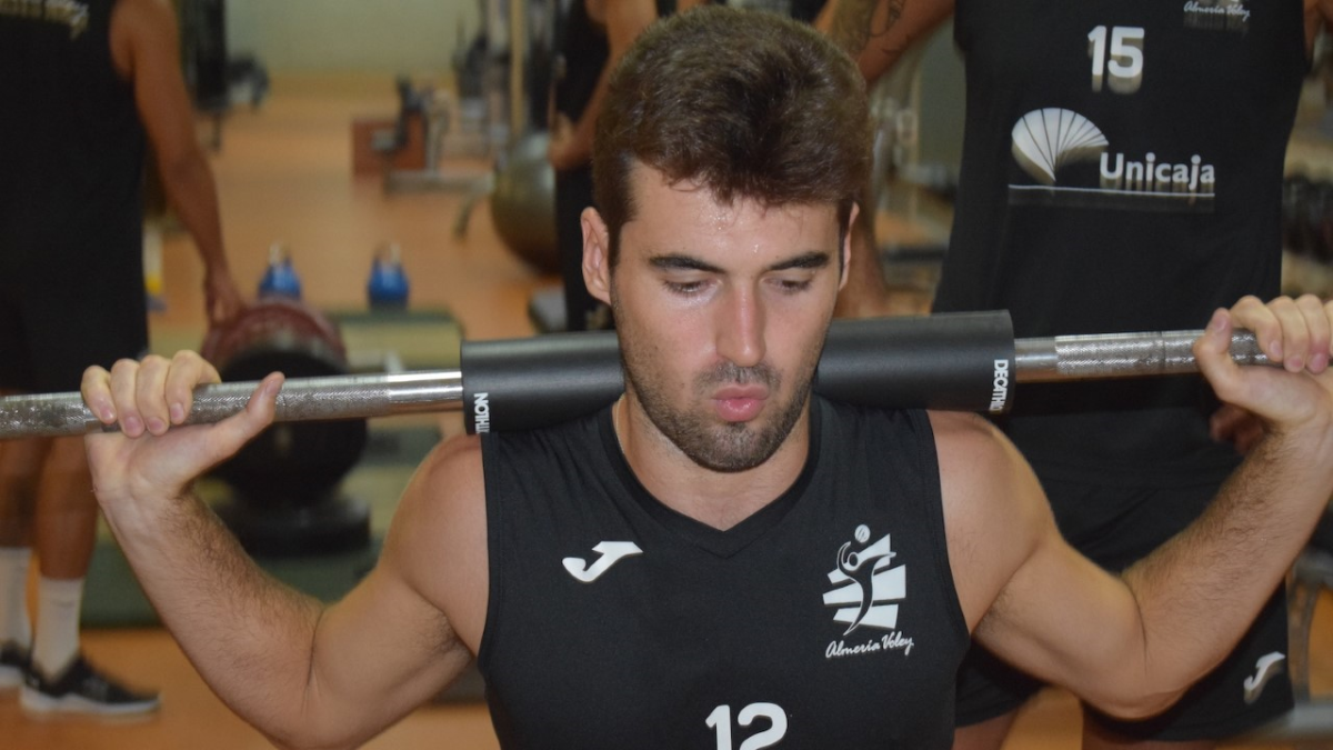 El jugador ahorrador en plena tarea.