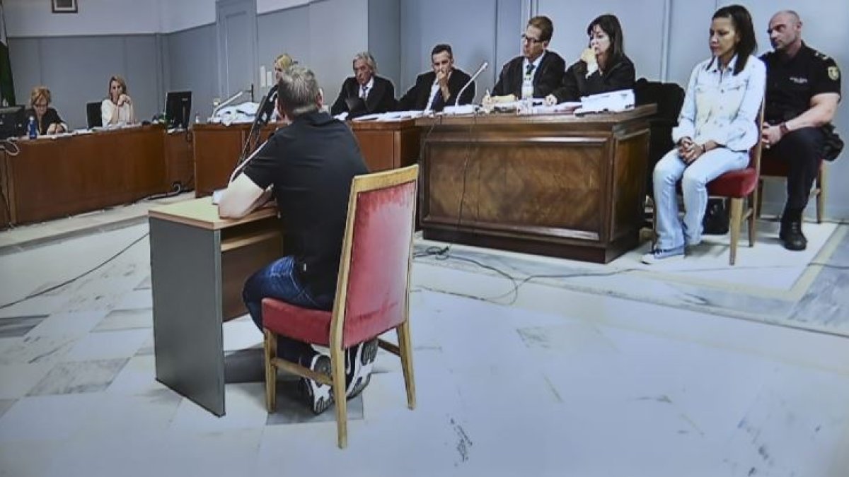 El tío de Gabriel presta declaración.