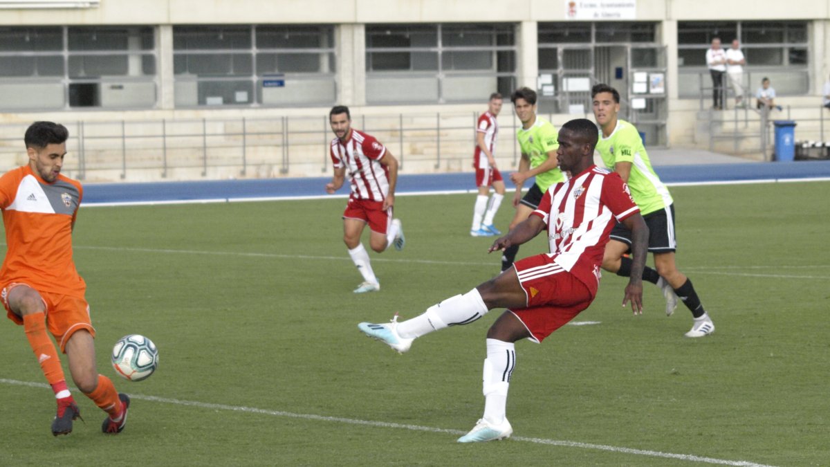 Jonathan Silva marcando el primero de la mañana.
