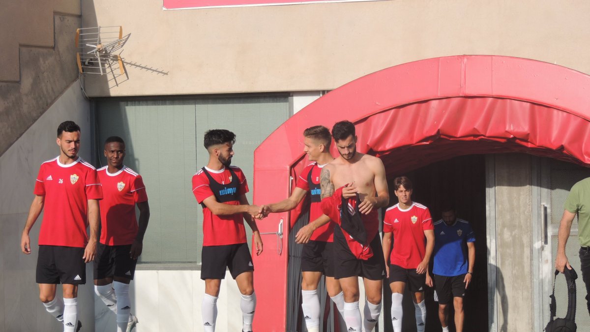 El Almería ha entrenado este lunes en el Estadio.