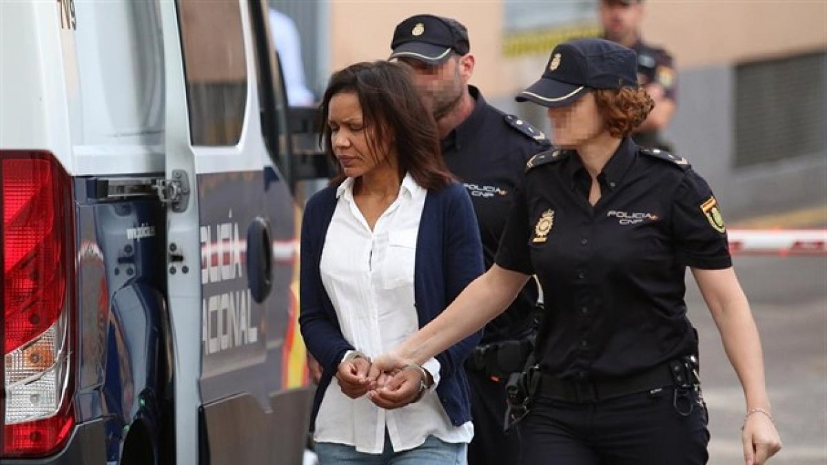 Ana Julia Quezada, llegando a la audiencia para la nueva sesión del juicio por el crimen del niño Gabriel.