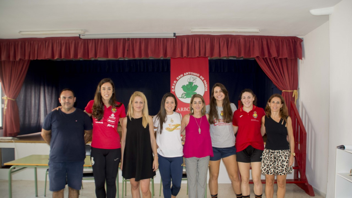 Las jugadoras de España asistieron a clase.
