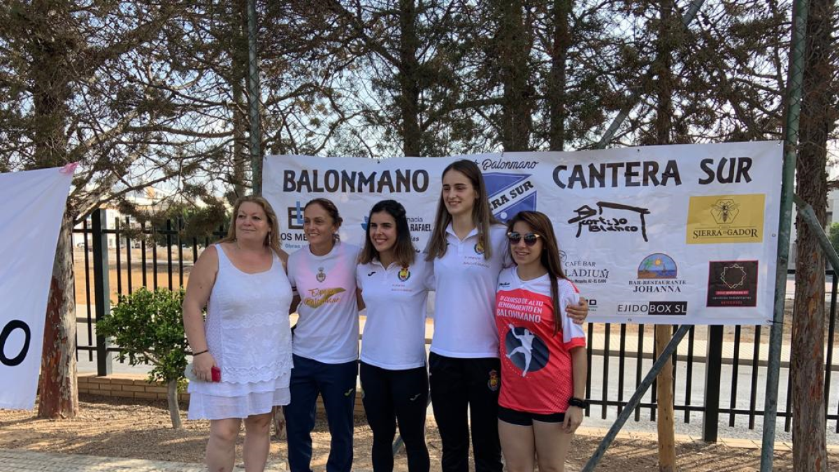 Unas Guerreras muy cercanas con los alumnos.