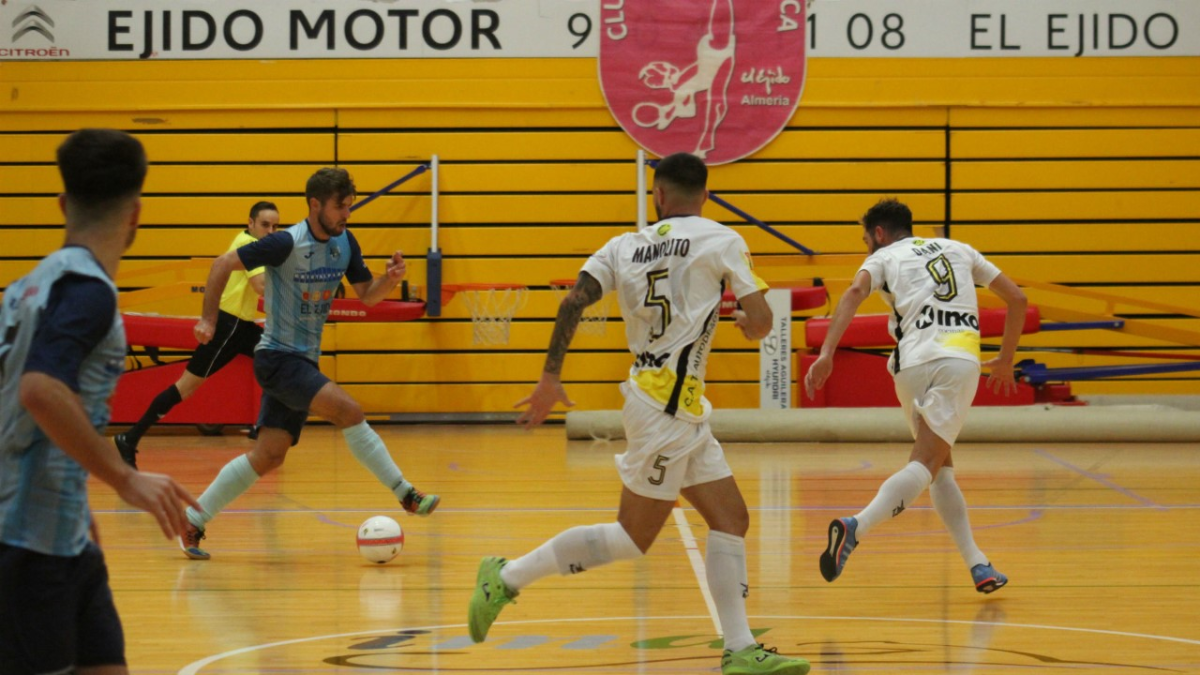 Antonio Vargas conduce el ataque celeste.