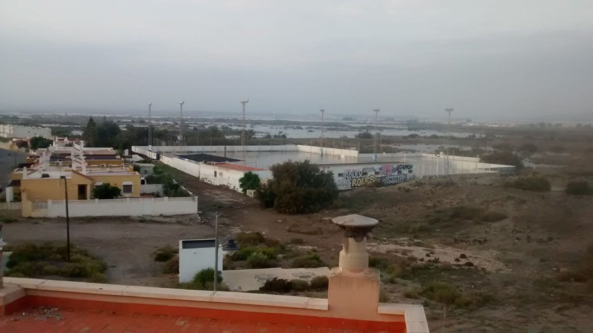 Foto de la laguna de Cabo de Gata captada por el PSOE hace menos de una semana.