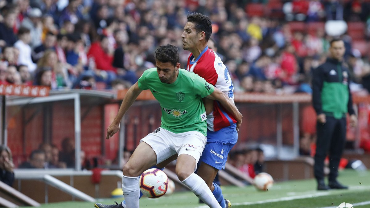 Iván Martos en el Sporting-Almería de la pasada Liga.