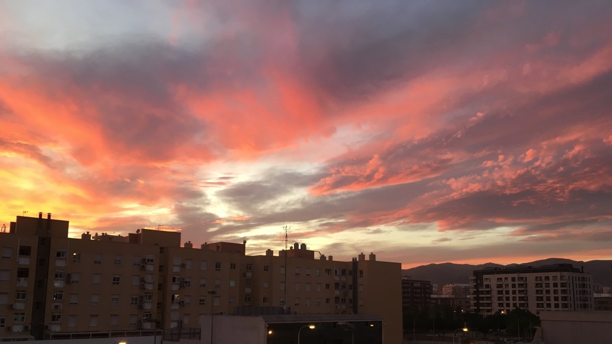 Vista del atardecer de este martes 1 de octubre.